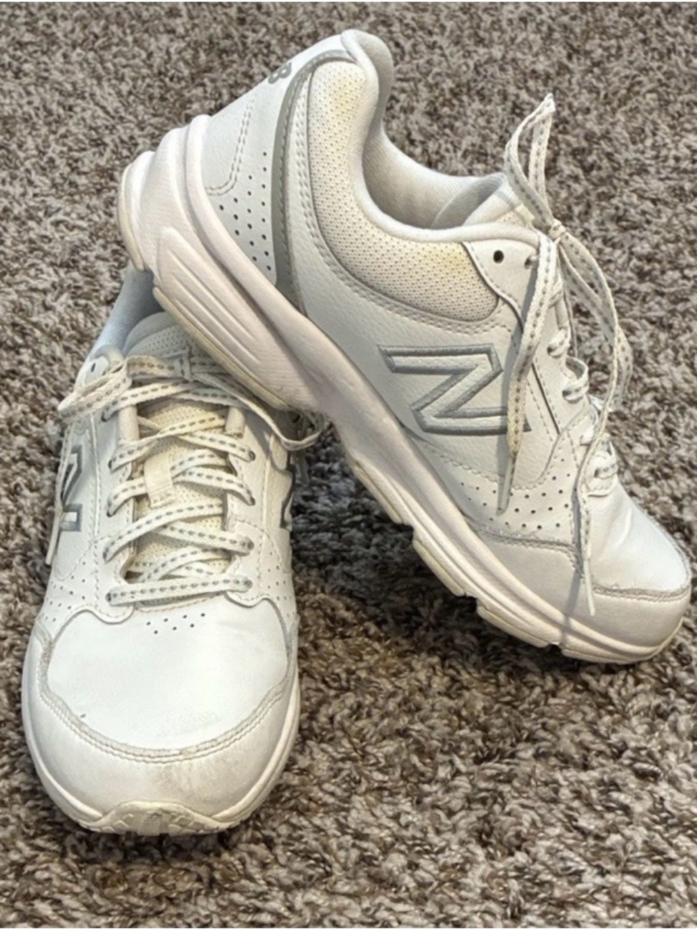 New Balance Women’s White Leather Walking Shoes- Ultra Soft/ Cushion Insert-7